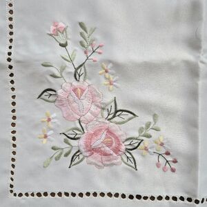 Vintage Small Square Tablecloth With 4 Napkins